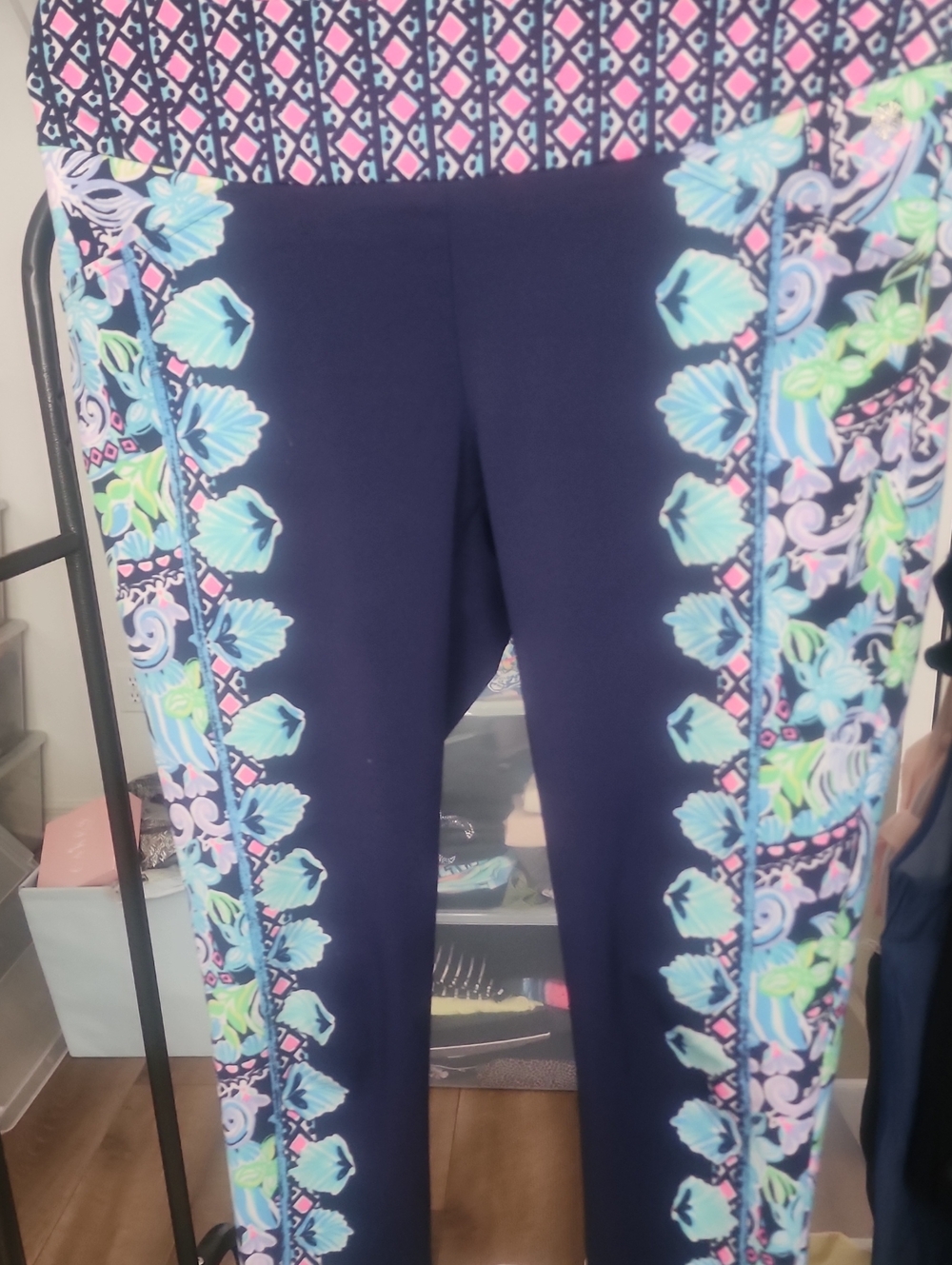 LP Sz 8 VEUC  Luxletic Corso Golf Pants Navy Floral-Print